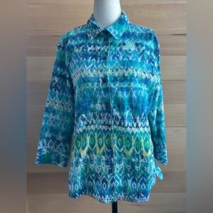Size 12 Alia 3/4 sleeve Watercolor Mosaic Button Down Woven Top